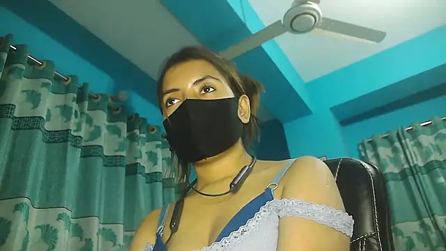 meghbalikargolponoy09 online show from 12/17/25, 04:56