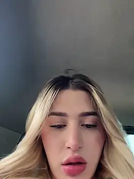 Snapshot of Mia_sofiia21 chatting on 09/25/25, 05:41 Mia sofiia21 online show from 09/25/25, 05:41