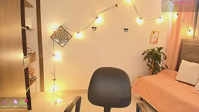 Seraphyne666 online show from 11/10/25, 07:30