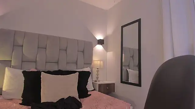 Seraphyne666 online show from 04/15/26, 06:01