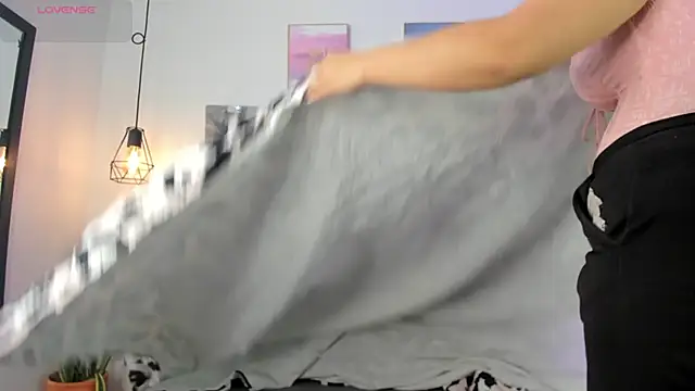 Seraphyne666 online show from 11/26/25, 07:25