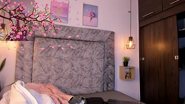 Seraphyne666 online show from 10/21/25, 12:48