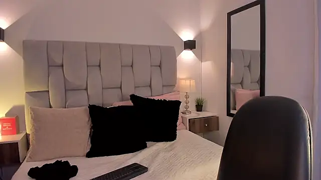 Seraphyne666 online show from 03/09/26, 04:54