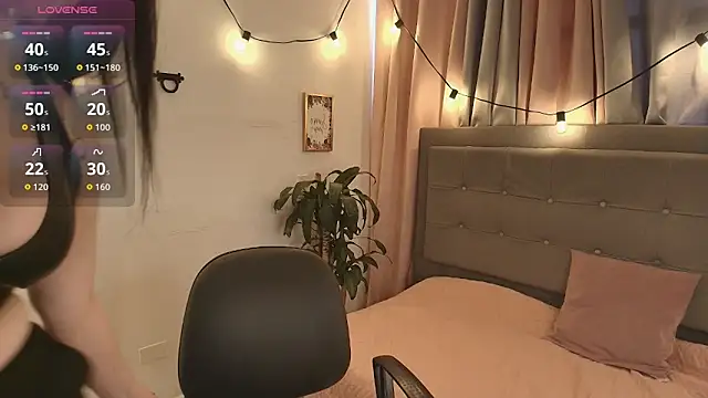 Seraphyne666 online show from 11/04/25, 07:28