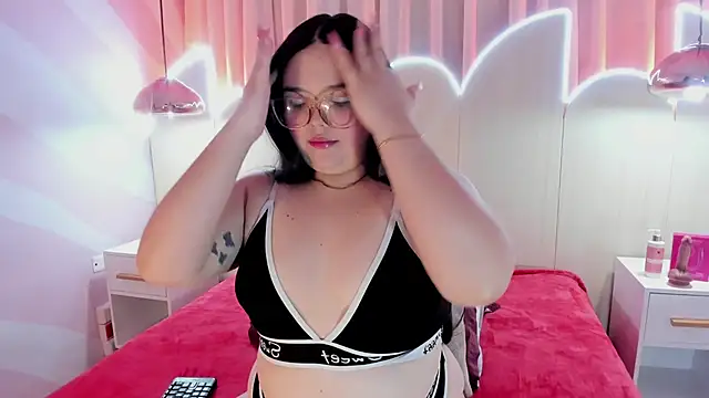 Snapshot of Lushi_Love chatting on 09/26/25, 07:10 Lushi Love online show from 09/26/25, 07:10