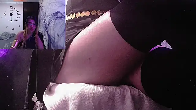 Skarleth Diaz online show from 10/31/25, 04:42