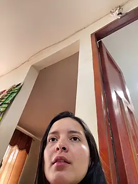 Mia jhoonson online show from 11/28/25, 12:16