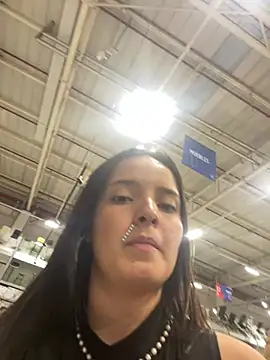 Mia jhoonson online show from 03/01/26, 11:16