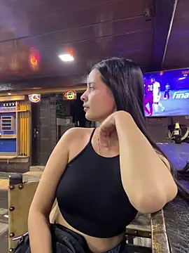 Mia jhoonson online show from 02/04/26, 02:17