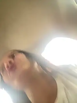 Mia jhoonson online show from 12/18/25, 04:33