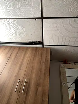 Mia jhoonson online show from 11/25/25, 12:49