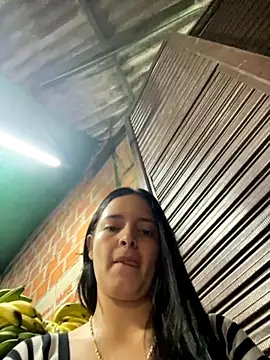 Mia jhoonson online show from 11/22/25, 10:25