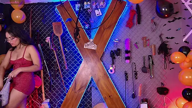 Warick and Aria bdsm  online show from 11/01/25, 08:14