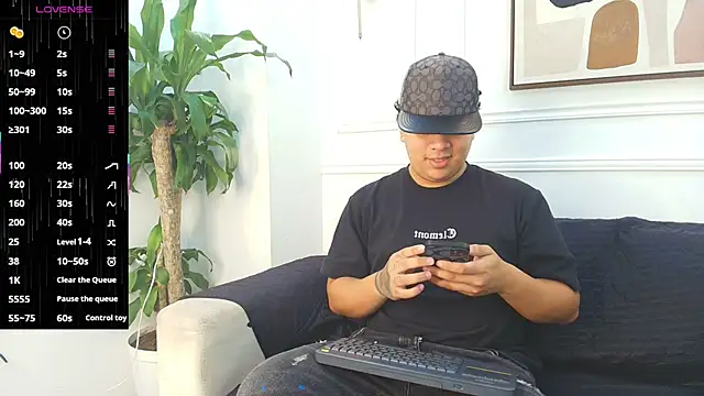 Snapshot of Naim_Bennetsex chatting on 10/10/25, 06:31 Naim Bennetsex online show from 10/10/25, 06:31