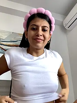 Lenapink19 online show from 10/18/25, 08:44