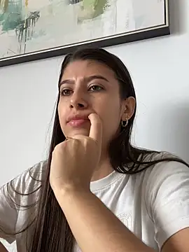 Lenapink19 online show from 10/10/25, 04:19