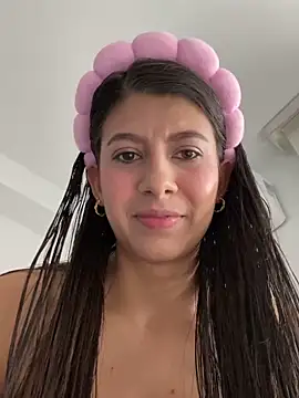 Lenapink19 online show from 10/25/25, 09:04