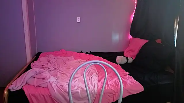 Elieiza xo online show from 04/19/26, 09:54