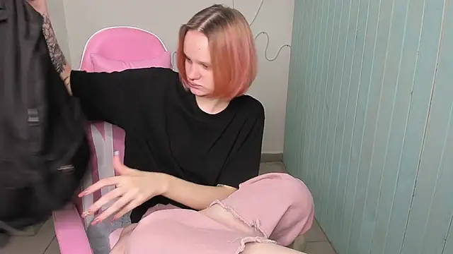 Elieiza xo online show from 10/14/25, 08:59