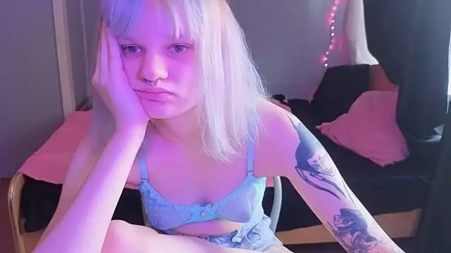 Elieiza xo online show from 04/05/26, 09:16