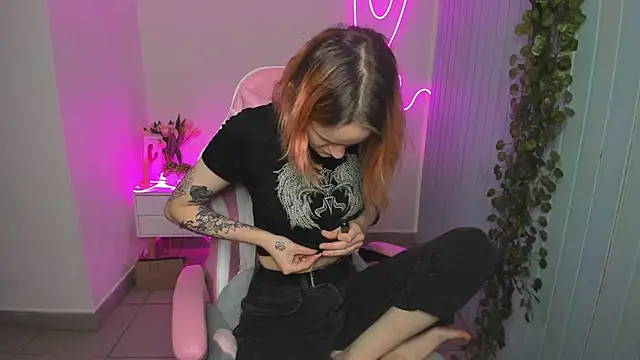 Elieiza xo online show from 10/19/25, 09:23