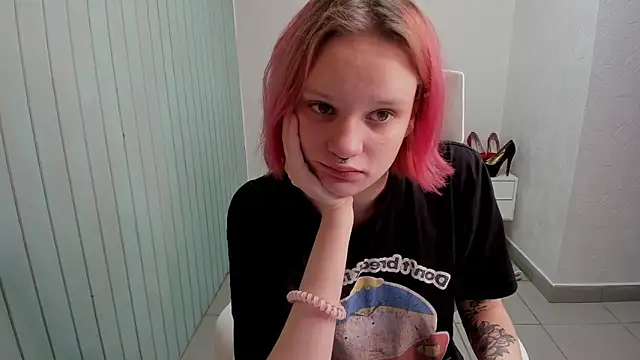 Elieiza xo online show from 09/19/25, 04:05