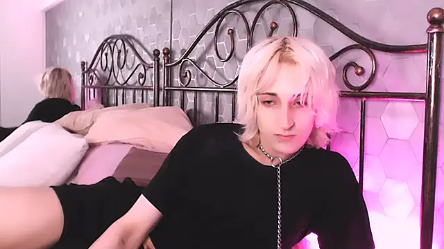 whitenyx online show from 09/19/25, 10:14