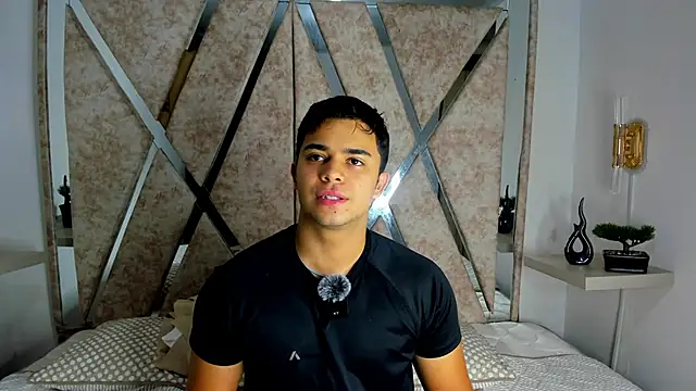 jayd muscle online show from 10/24/25, 06:45