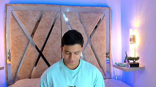 Snapshot of jayd_muscle chatting on 11/22/25, 04:11 jayd muscle online show from 11/22/25, 04:11