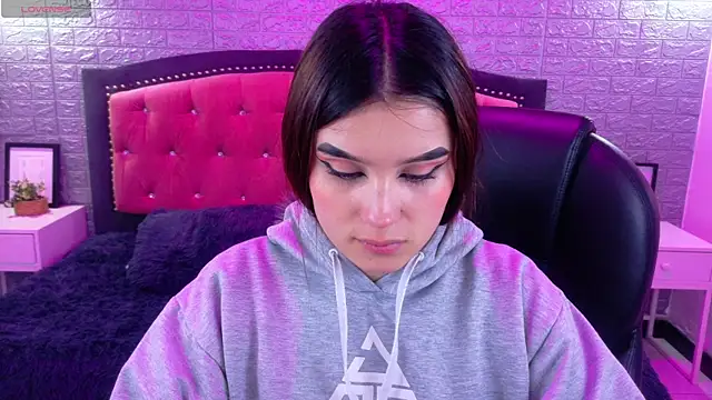 Natalie loffreda online show from 11/20/25, 03:07