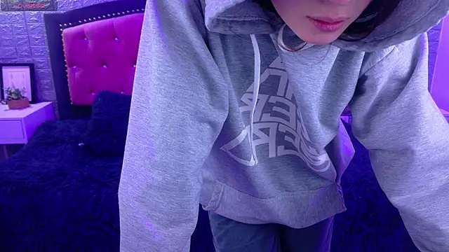 Natalie loffreda online show from 11/21/25, 03:16