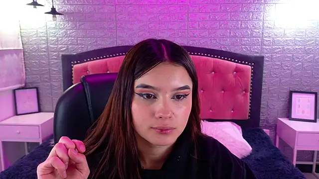 Natalie loffreda online show from 09/11/25, 02:55