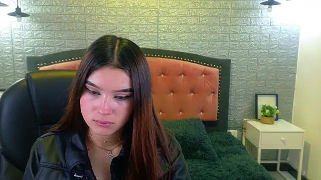 Natalie loffreda online show from 10/25/25, 07:47