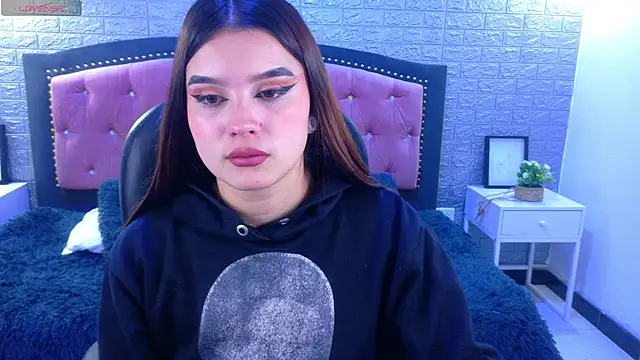 Natalie loffreda online show from 10/25/25, 02:44