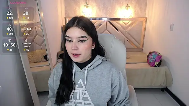 Natalie loffreda online show from 03/18/26, 07:59