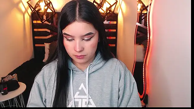 Natalie loffreda online show from 03/26/26, 07:45