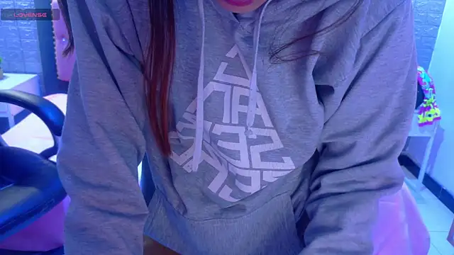 Natalie loffreda online show from 12/17/25, 03:11