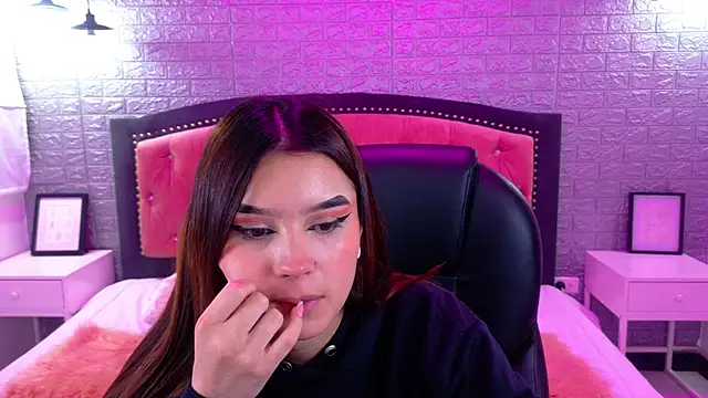 Natalie loffreda online show from 10/06/25, 03:08