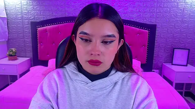 Natalie loffreda online show from 12/19/25, 03:21