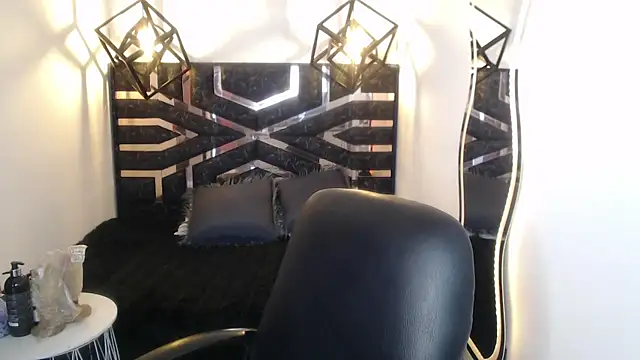 Natalie loffreda online show from 03/31/26, 07:49