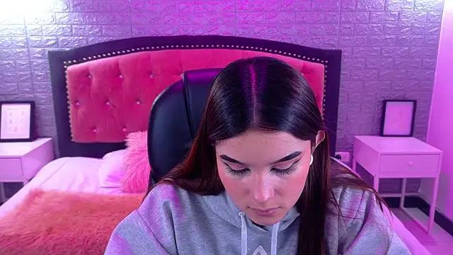 Natalie loffreda online show from 10/07/25, 02:56