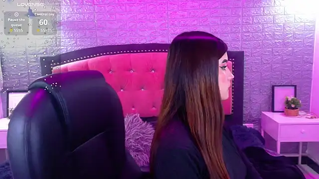 Natalie loffreda online show from 11/12/25, 03:21