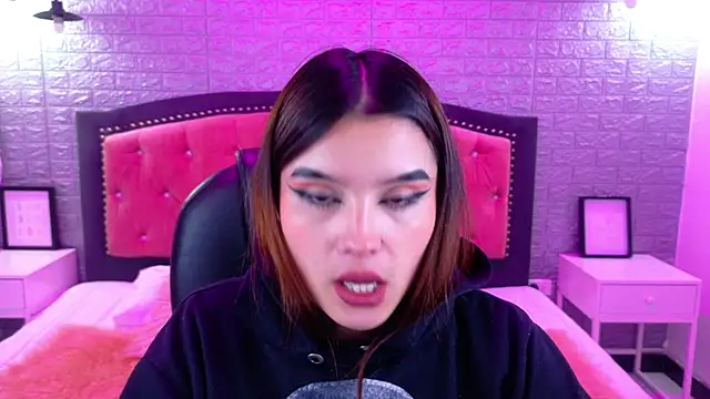 Natalie loffreda online show from 10/15/25, 03:05