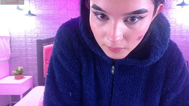 Natalie loffreda online show from 01/12/26, 03:35