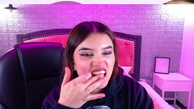 Natalie loffreda online show from 09/25/25, 02:50