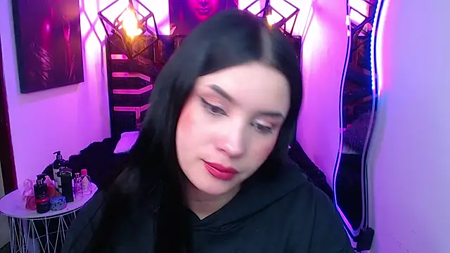 Snapshot of Natalie_loffreda chatting on 05/29/26, 12:00 Natalie loffreda online show from 05/29/26, 12:00