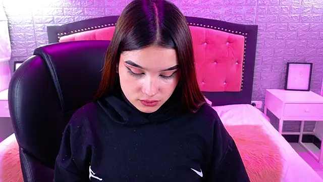 Natalie loffreda online show from 10/04/25, 02:57