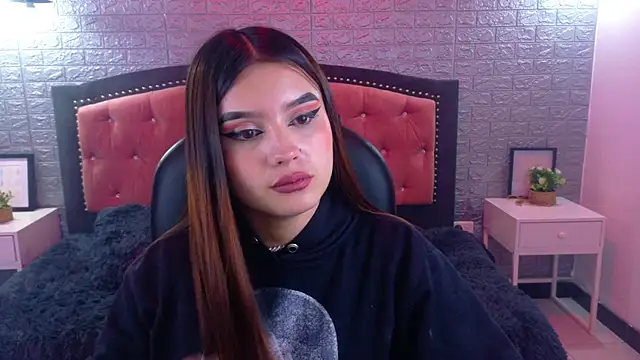 Natalie loffreda online show from 11/04/25, 02:59