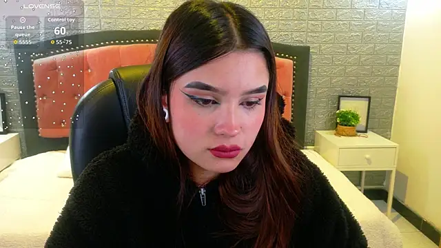 Natalie loffreda online show from 12/03/25, 03:18