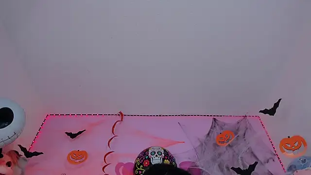 Snapshot of Emmy_Rivas chatting on 10/08/25, 10:21 Emmy Rivas online show from 10/08/25, 10:21